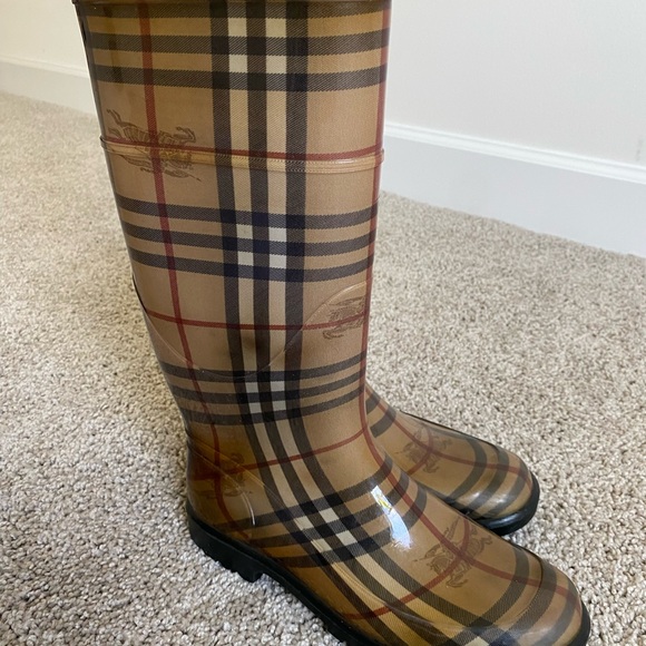 Burberry rainboots size 8 US - Picture 6 of 6